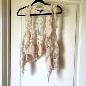 💗3 for $20💗 Umgee cream lace vest S/M